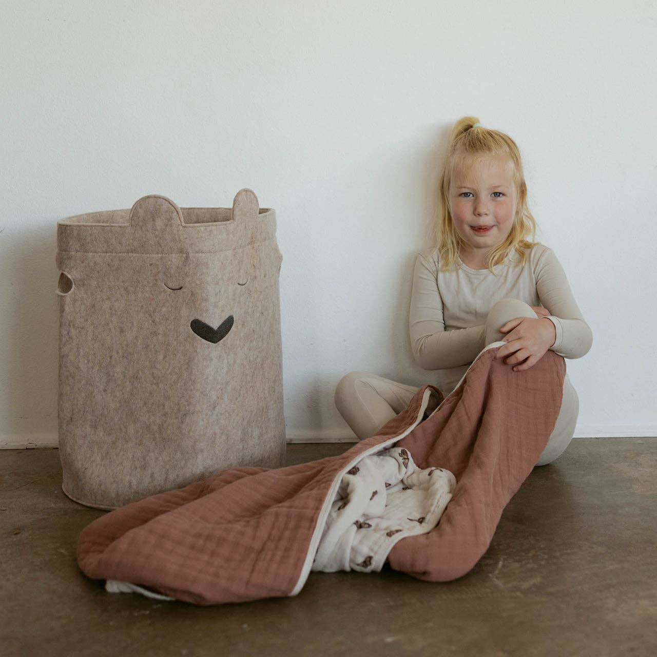 Bear Felt Laundry Hamper