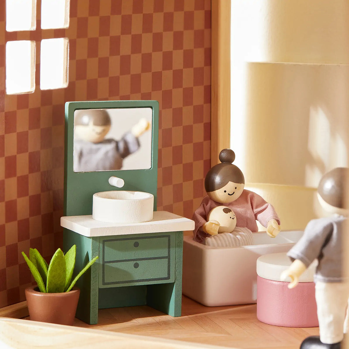 Tiny Land® Casa de muñecas Pegasus Sweetwood y muñecas de madera para casa de muñecas