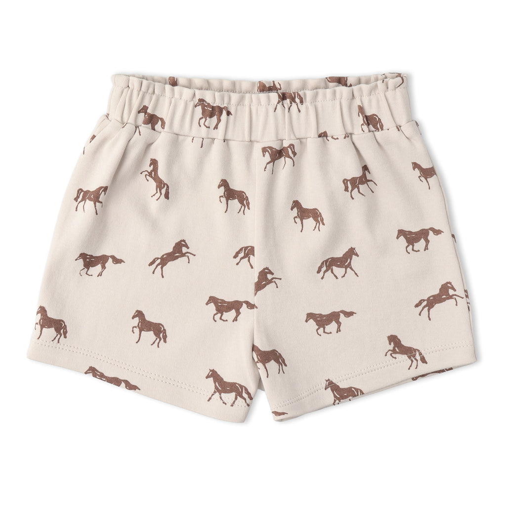 Conjunto de camiseta y shorts de hombros caídos de algodón orgánico
