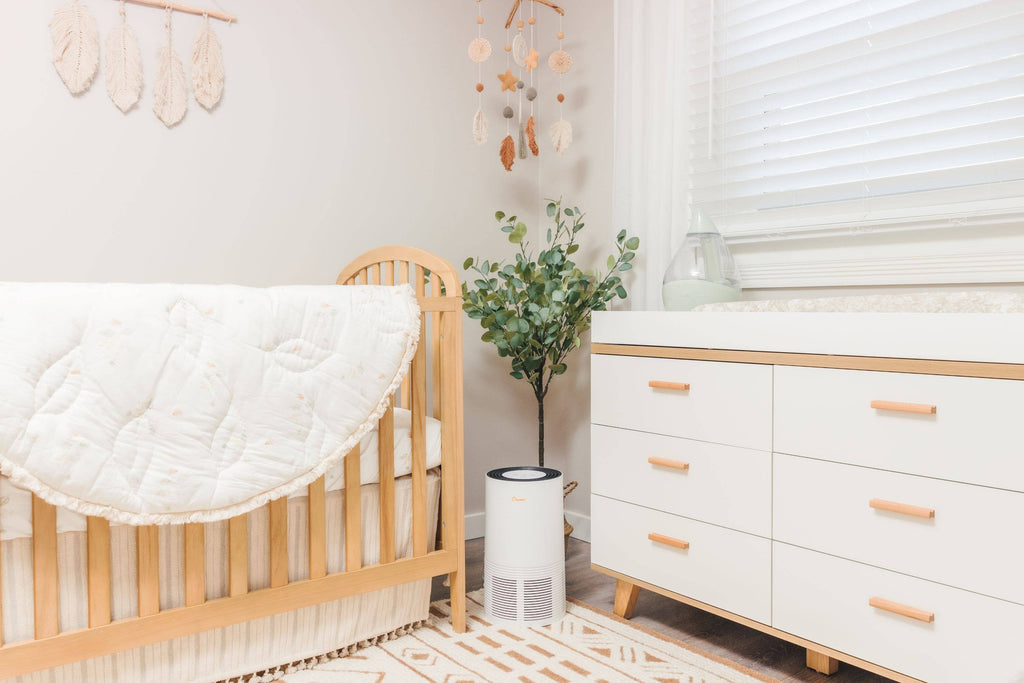 Faldón para cuna con flecos estilo boho natural