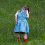 Vestido de botonadura con peto a rayas azules Horizon