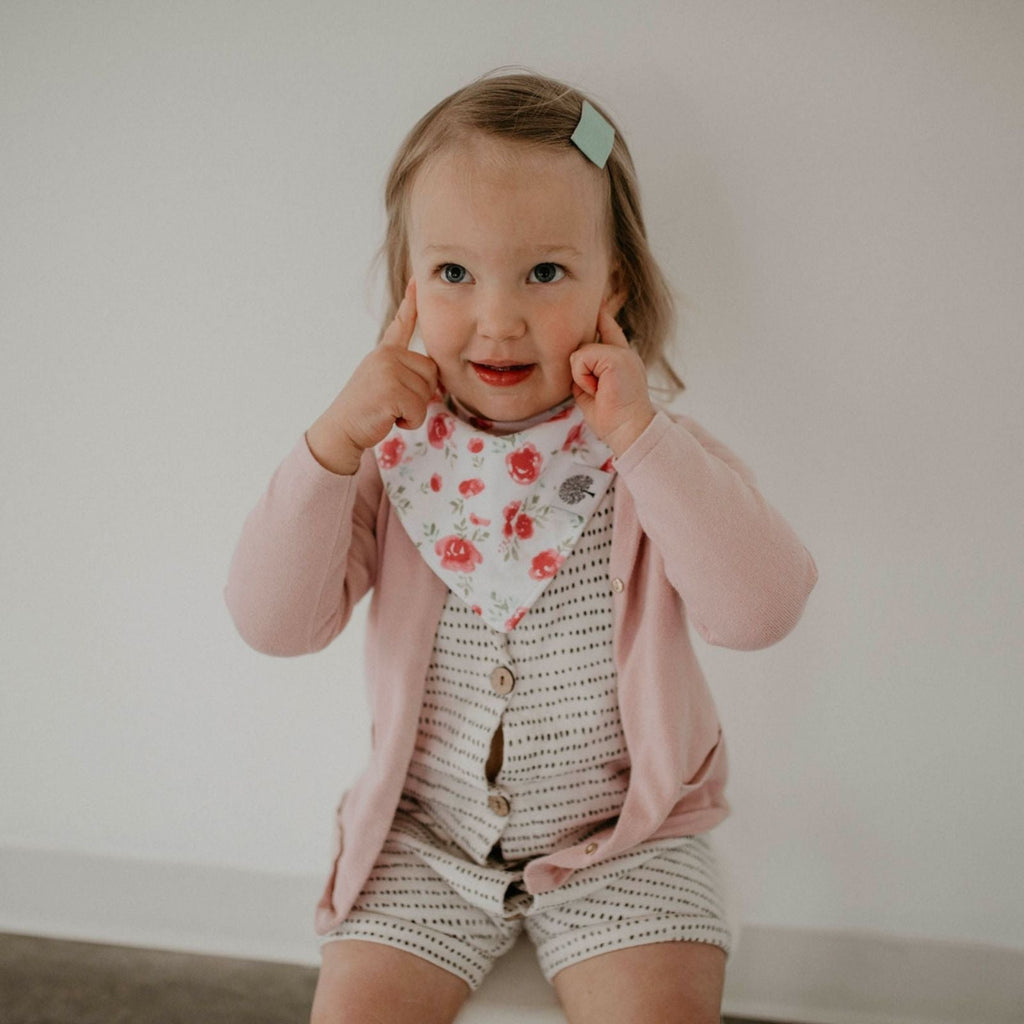 Set de baberos tipo bandana, color rosa (paquete de 8)