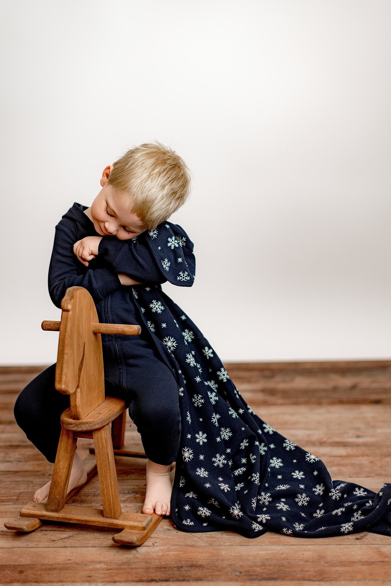 Snowy Night | Holiday Thermal Blanket