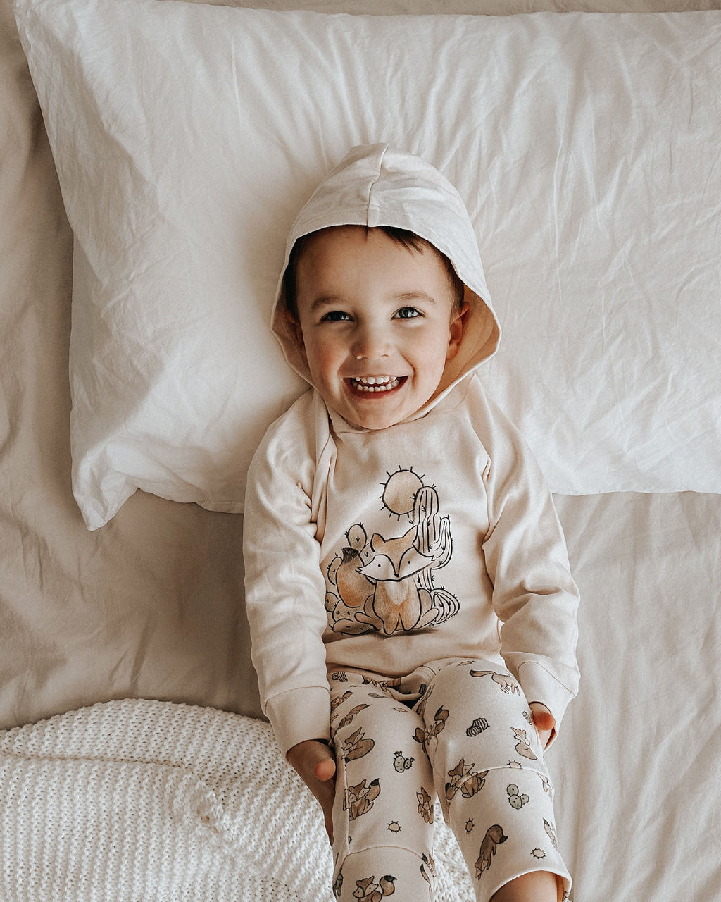 Little Fox Graphic | Kids' Organic Raglan Hoodie