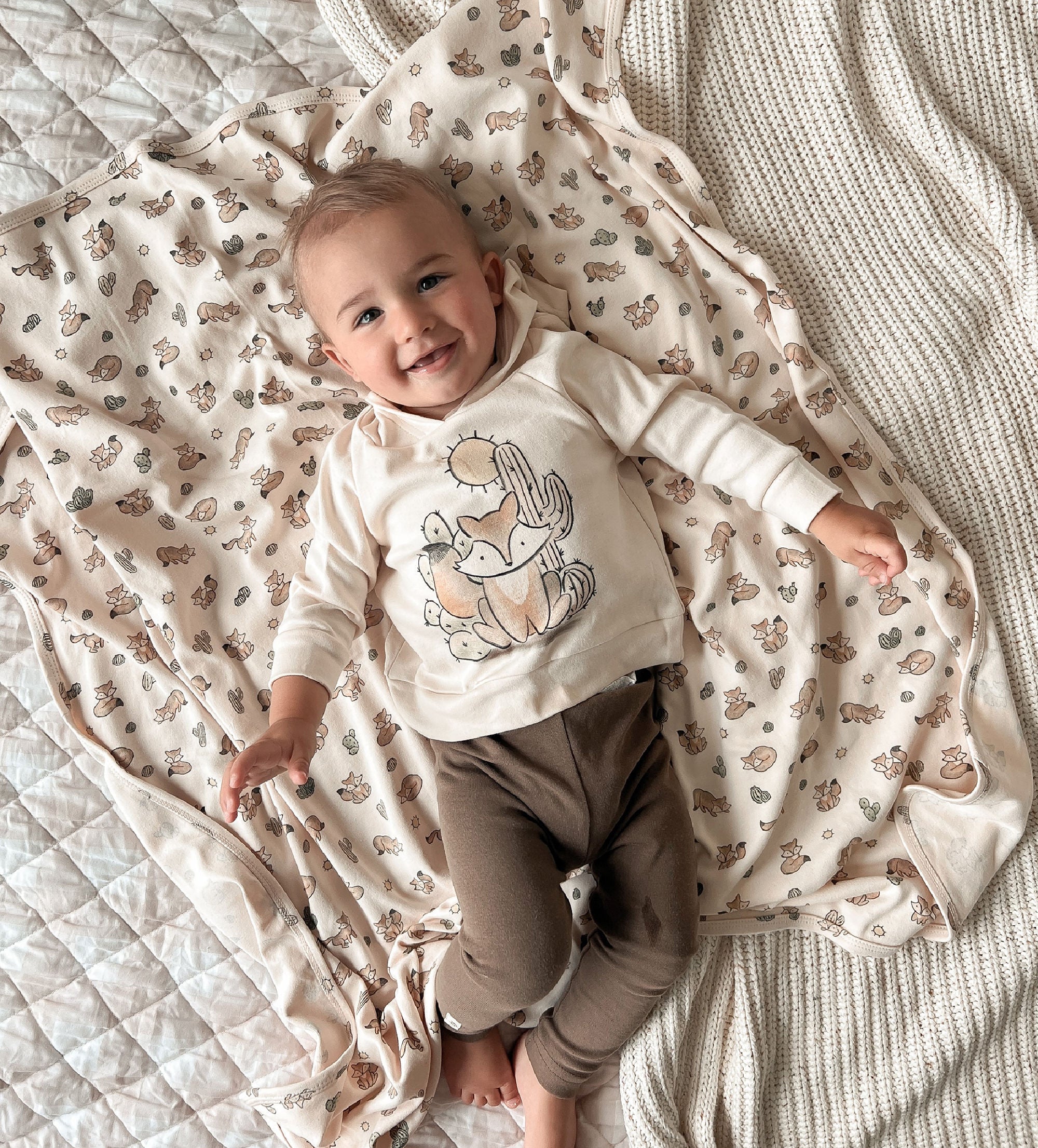 Little Fox Graphic | Kids' Organic Raglan Hoodie