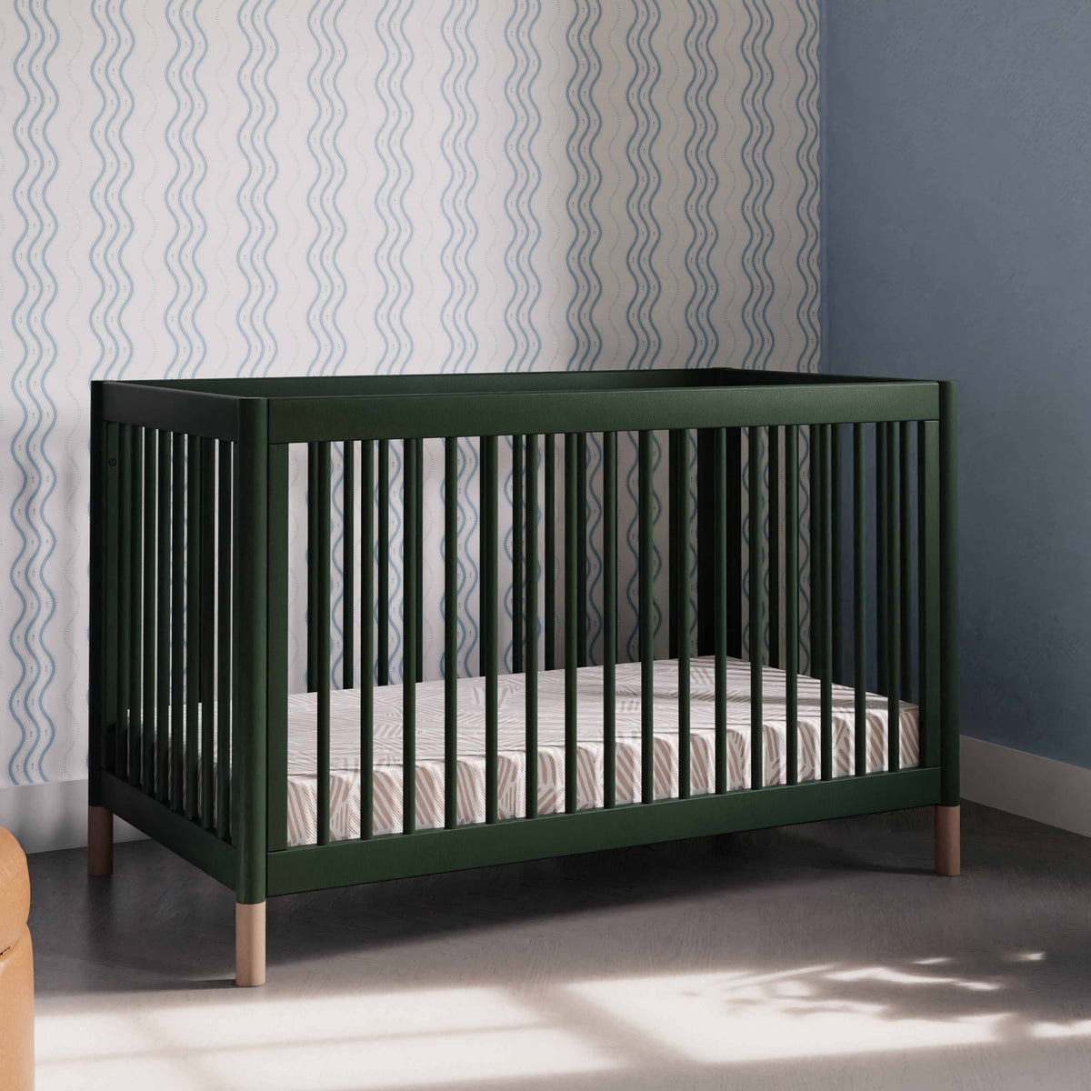 Cuna convertible 4 en 1 Gelato con kit de conversión a cama para niños pequeños
