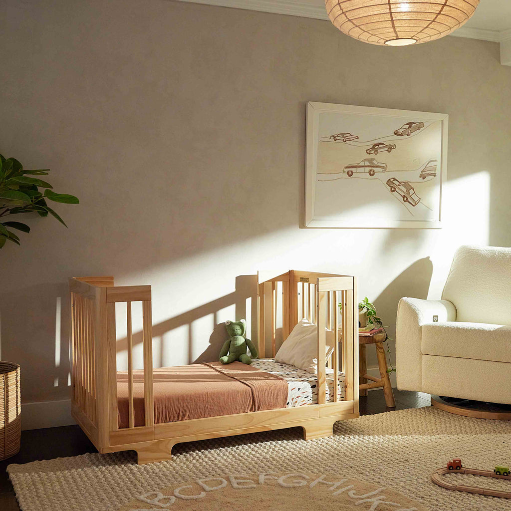 Yuzu 8-in-1 Convertible Crib with All-Stages® Conversion Kits