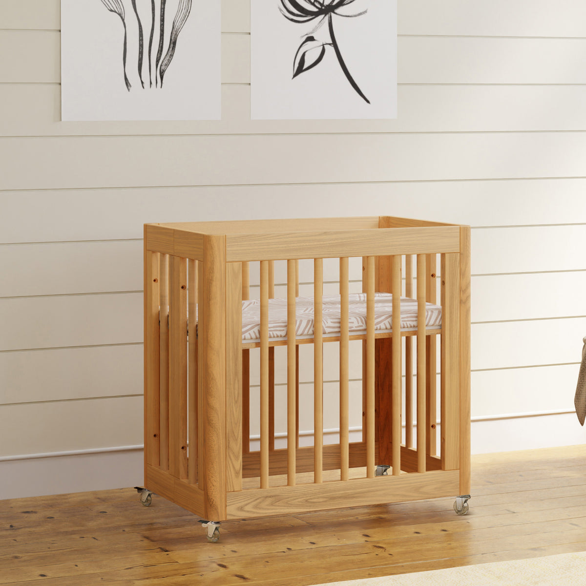 Yuzu 8-in-1 Convertible Crib with All-Stages® Conversion Kits