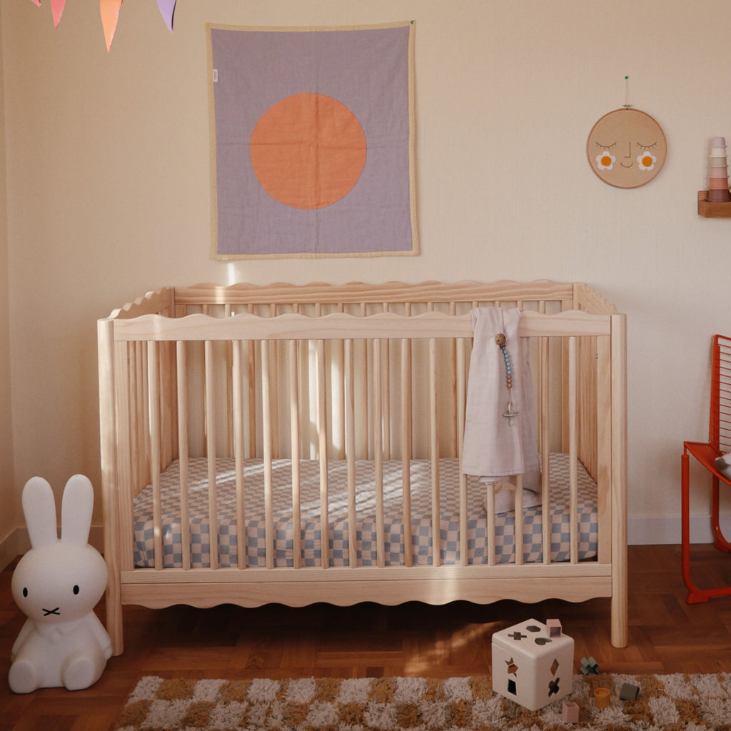 Cuna convertible 4 en 1 Swell con kit de conversión para cama de niño pequeño