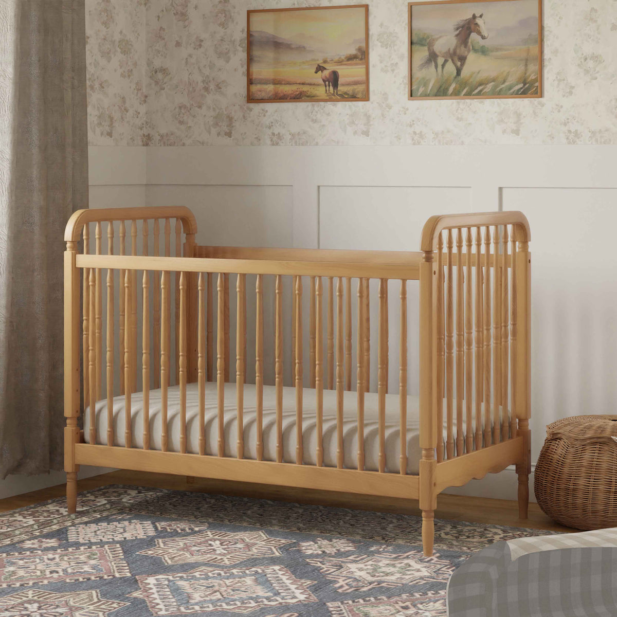Cuna convertible 3 en 1 Liberty con kit de conversión a cama para niños pequeños