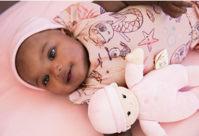 Primera muñeca de bebé