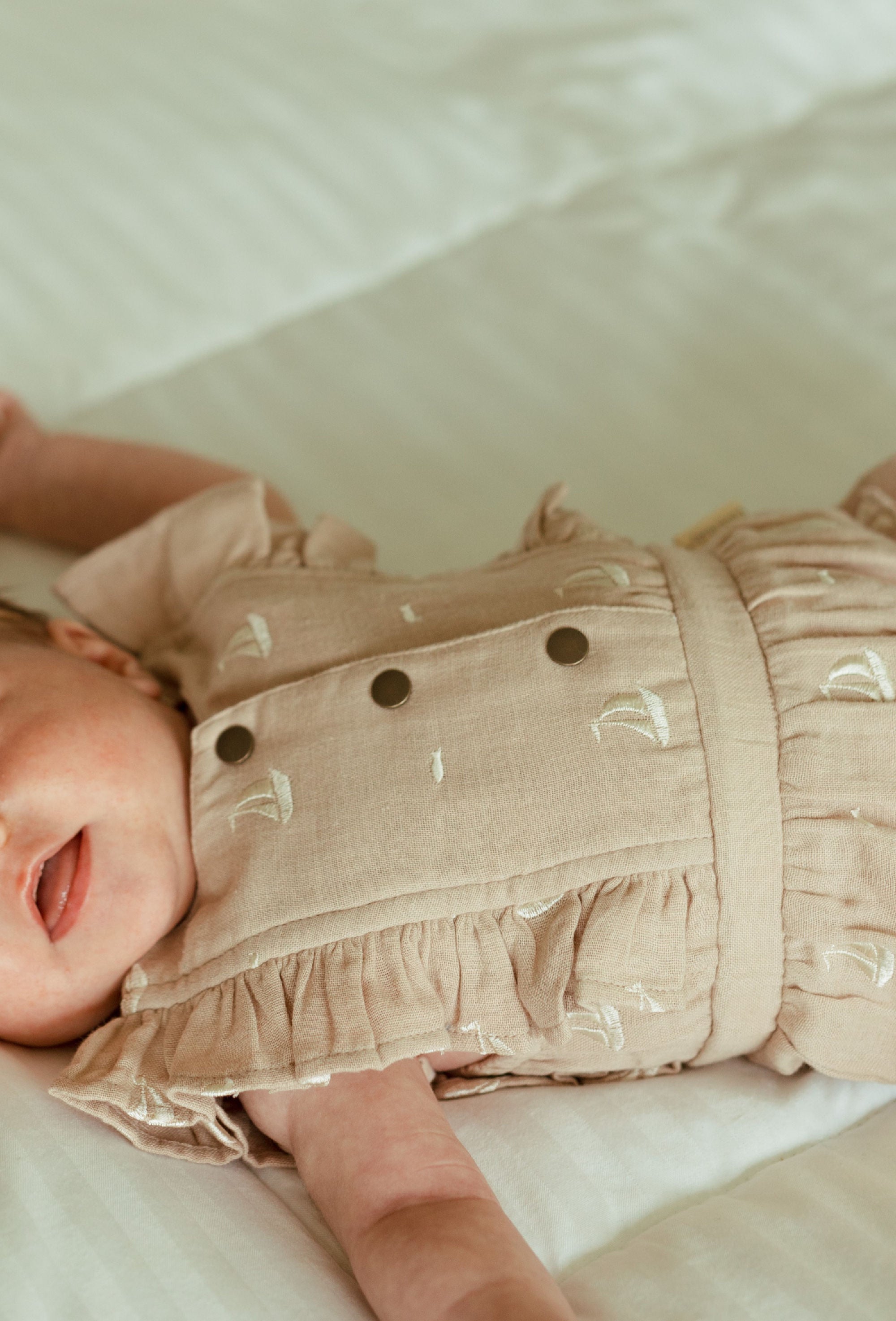 Oatmeal Sailboat | Organic Muslin Ruffle Bodysuit