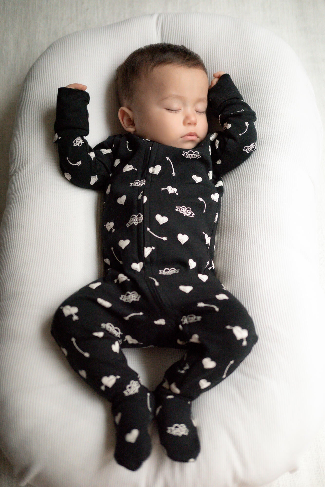 Mom Heart | Organic Zipper Footie