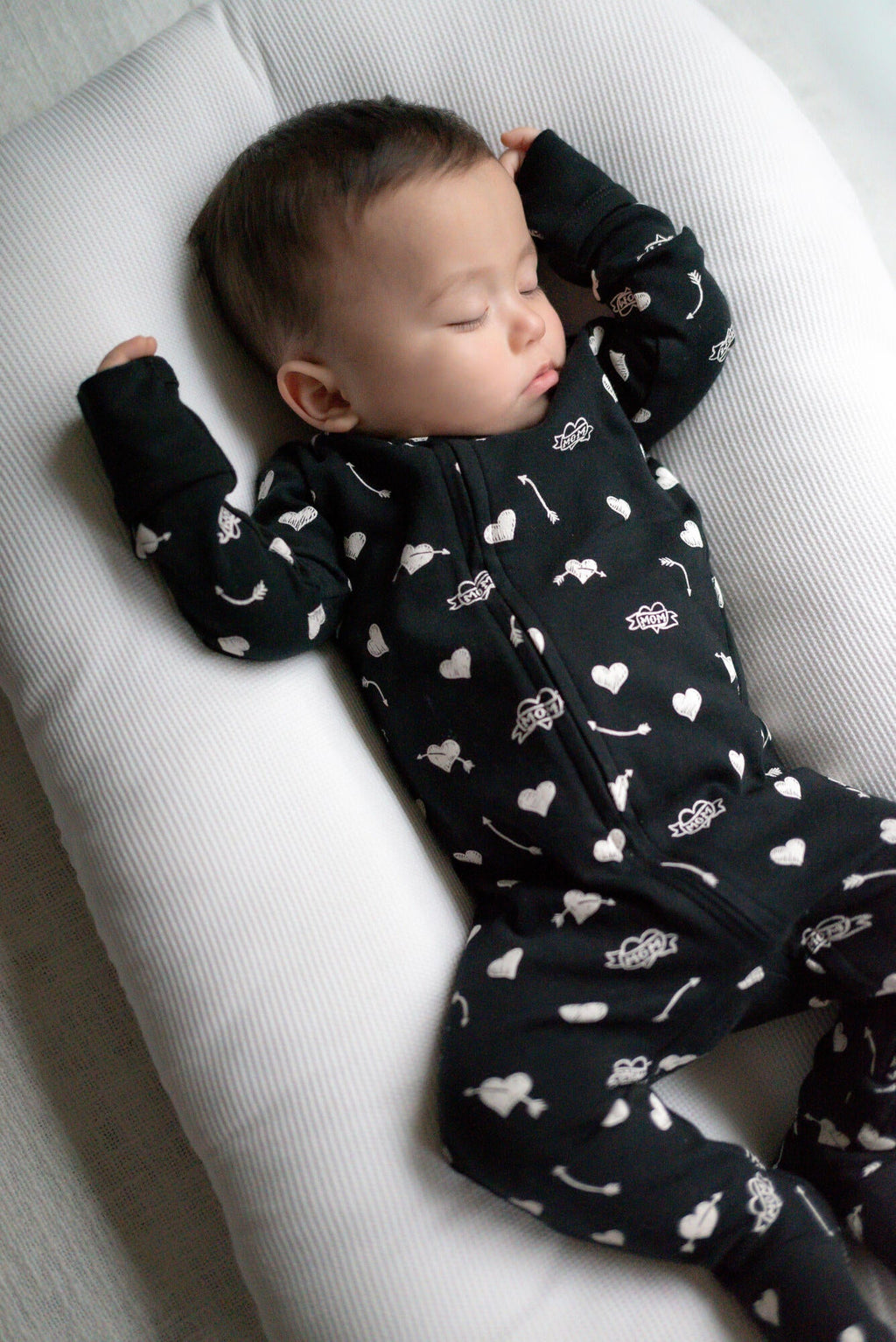 Mom Heart | Organic Zipper Footie