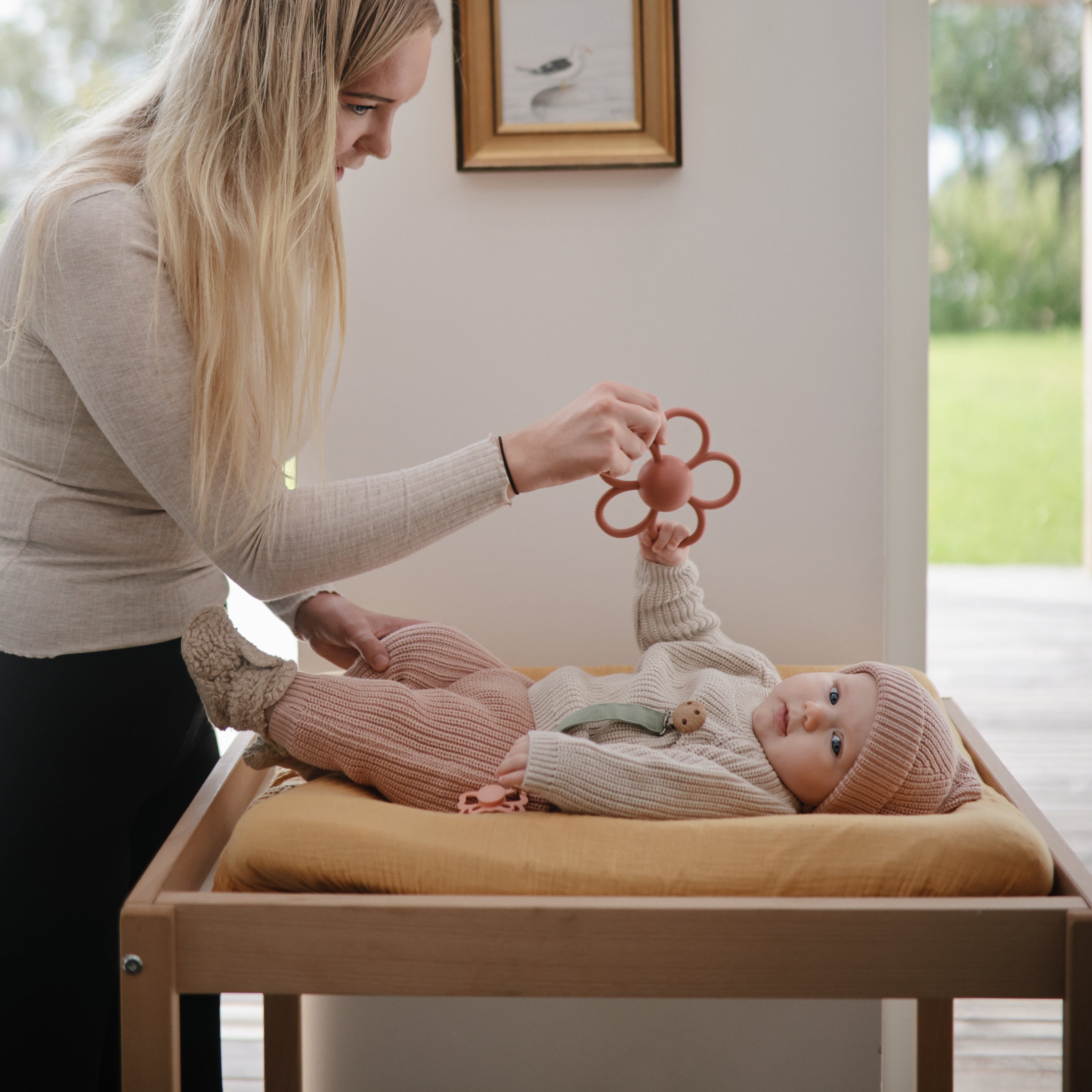 Daisy Rattle Teether - Mushie