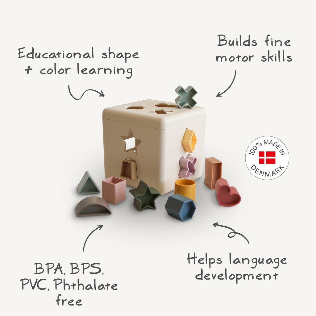 Shape Sorting Box - Mushie