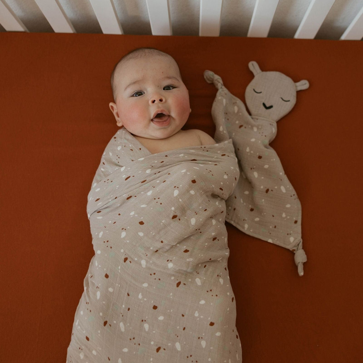 Mantita de apego 100% muselina - Alpaca