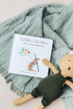 Scribble Scrabble: Un libro de cartón con las primeras palabras