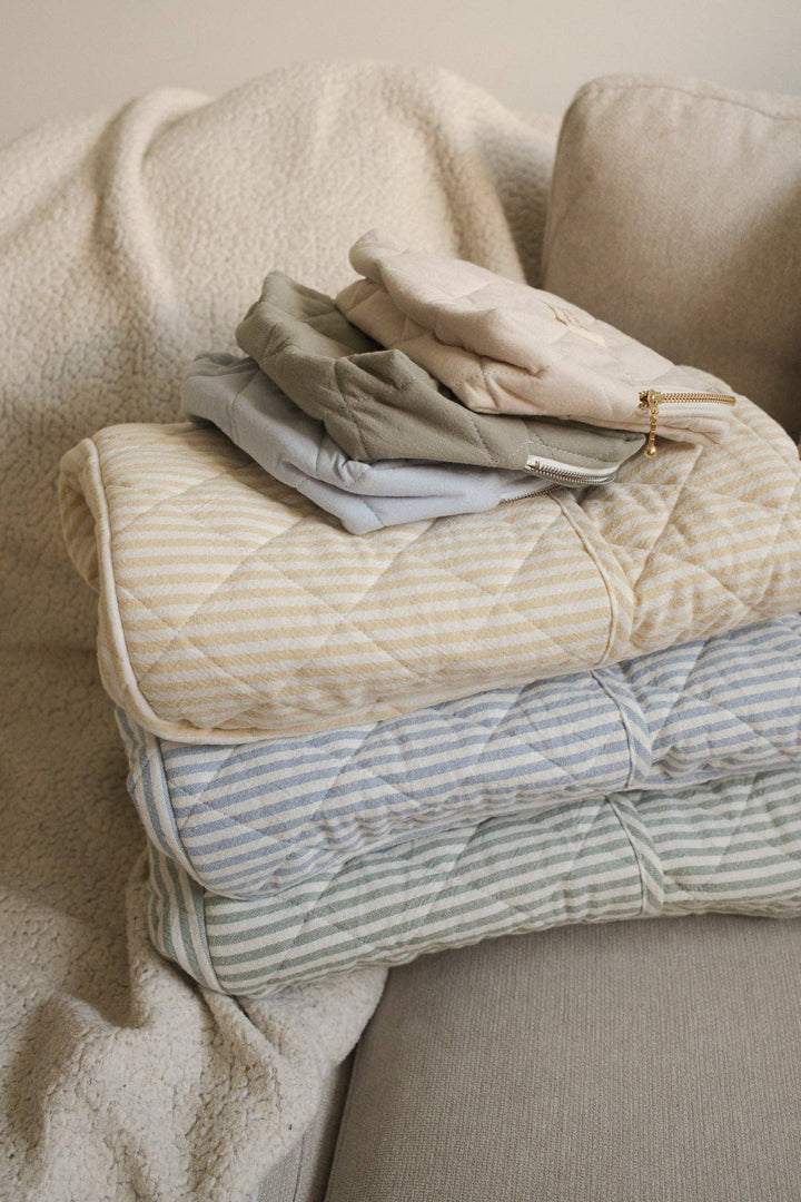 Folded Dans le sac quilted changing pads