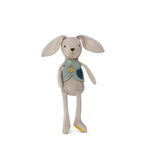 Conejo de peluche tejido