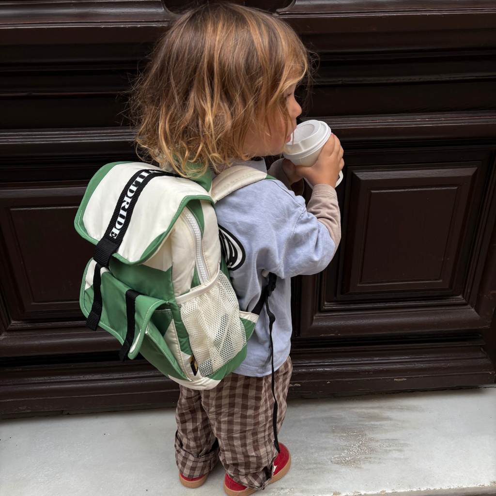 Mochila reciclada para niños
