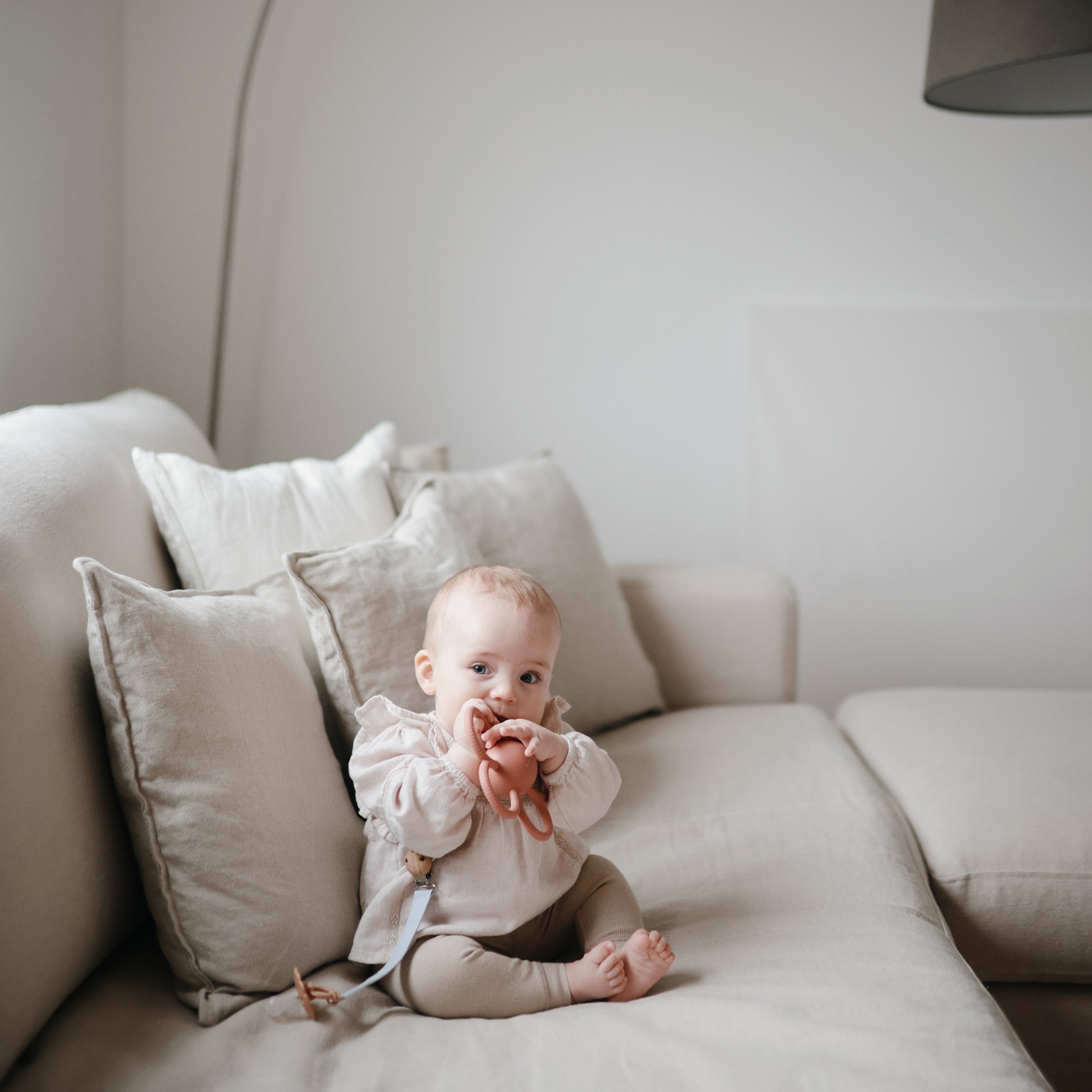 Daisy Rattle Teether - Mushie